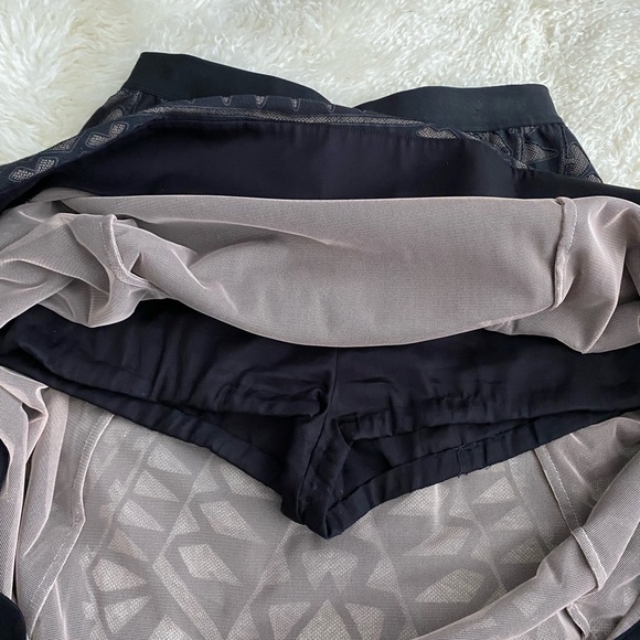 Bcbg high low skirt with shorts white and black available - Picture 14 of 17